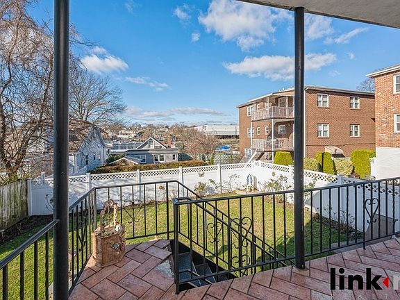 5th image of 90 Byron Ave #1