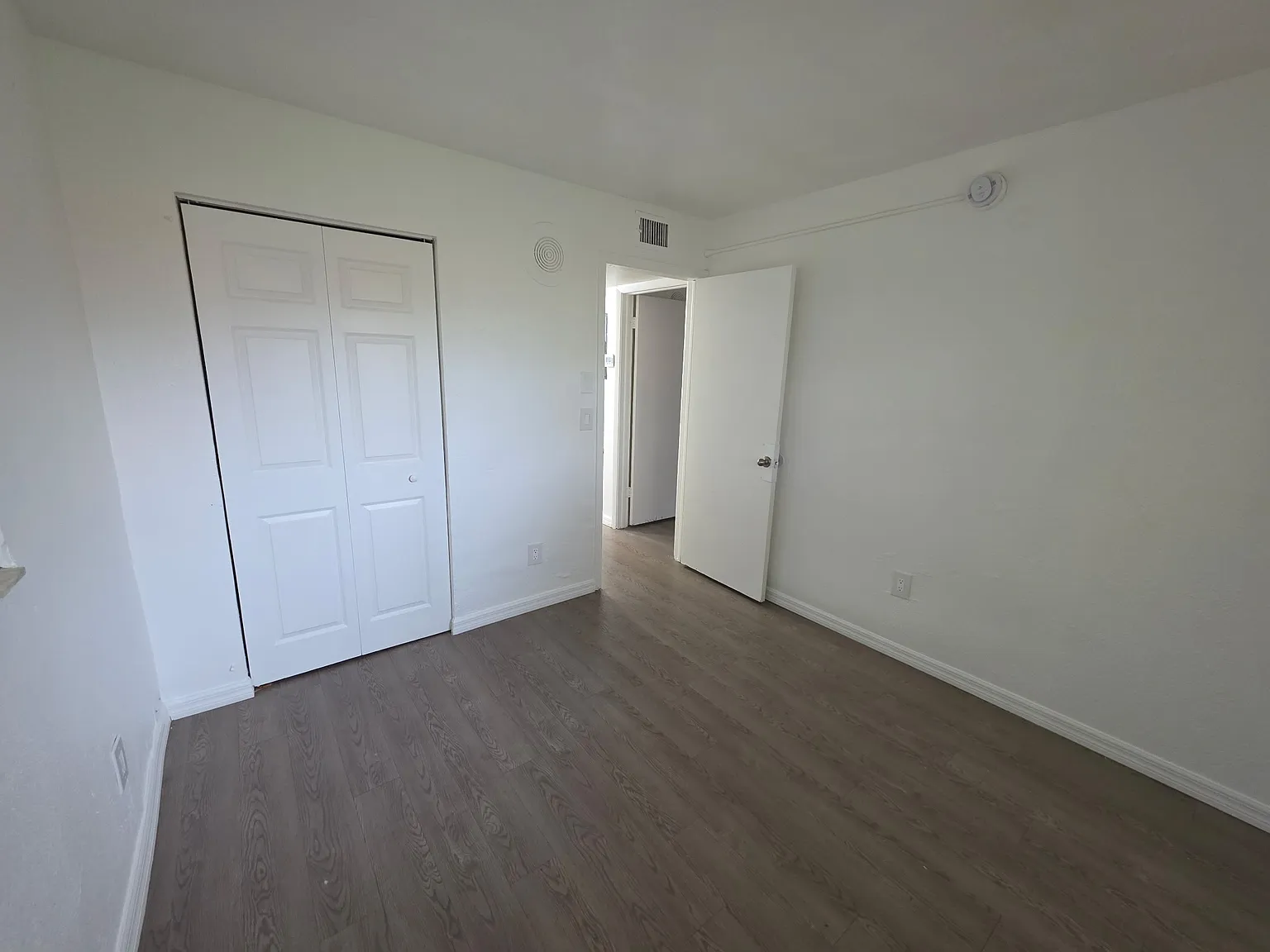 2 bed, 6632 sqft, $1,200 — Photo 2