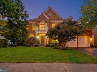 3817 Daniels Run Ct, Fairfax, VA 22030