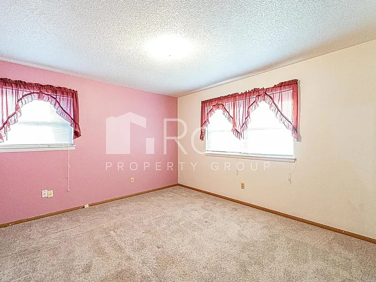 604 Moraine Ave — Photo 13