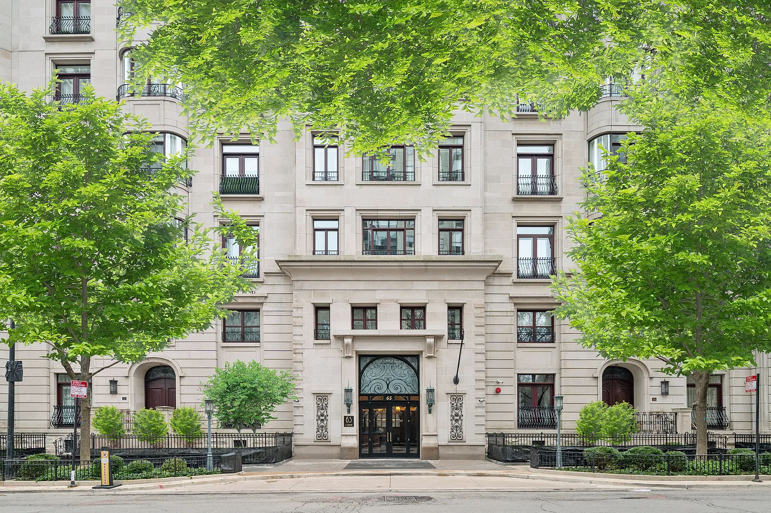 65 E Goethe St APT 3W photo 1