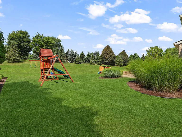24303 Saybrook Ct — Photo 48
