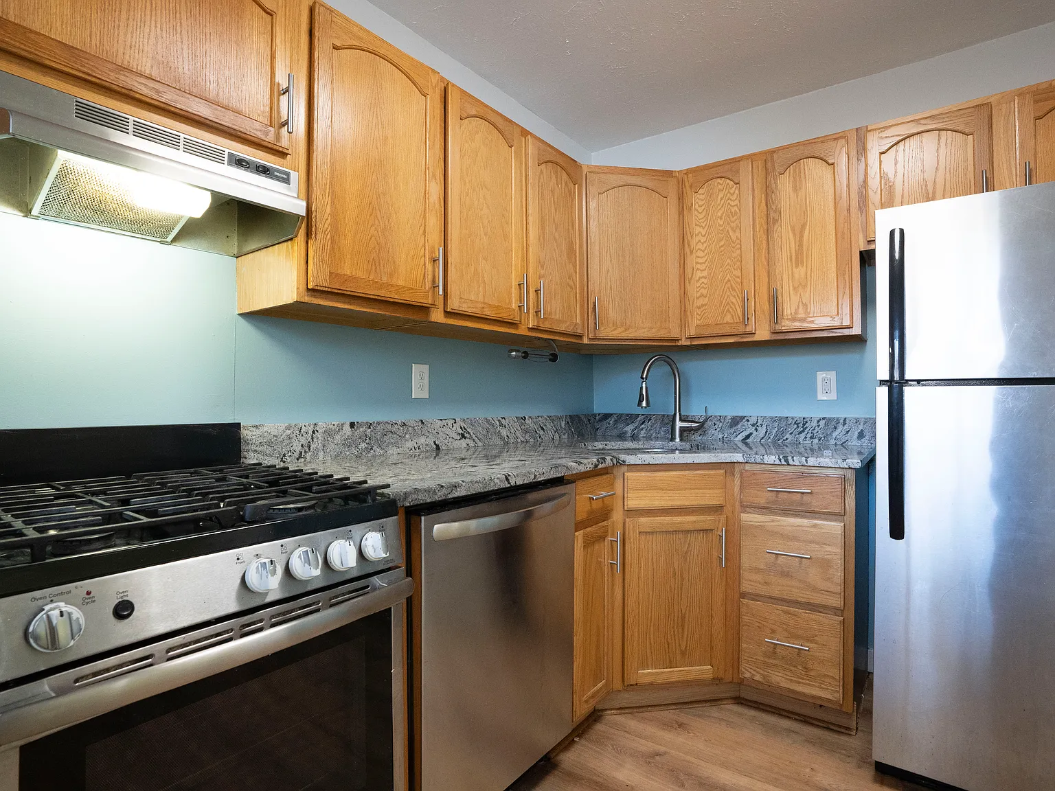 2 bed, 650 sqft, $1,785 — Photo 3