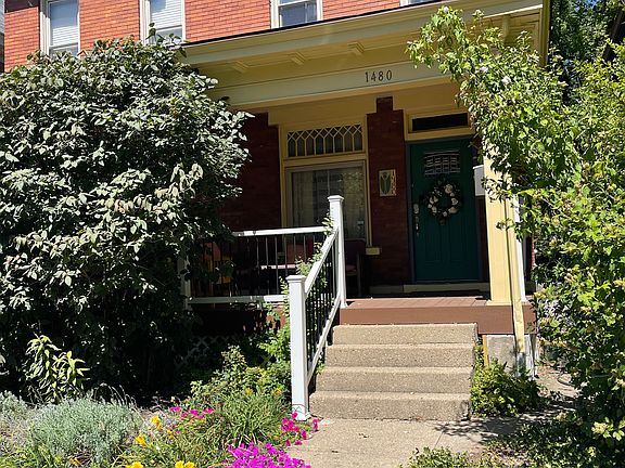 View of the exterior of your new home! New historic East Market with restaurants, brewery, foodstalls and bars is 3 blocks away and just around the corner! Large Franklin Park and Conservatory is 4 blocks away. Apply now while it is still around.