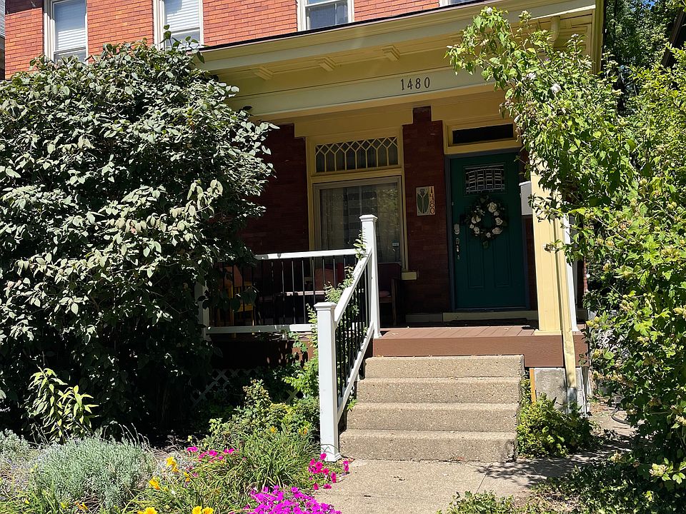 View of the exterior of your new home! New historic East Market with restaurants, brewery, foodstalls and bars is 3 blocks away and just around the corner! Large Franklin Park and Conservatory is 4 blocks away. Apply now while it is still around.