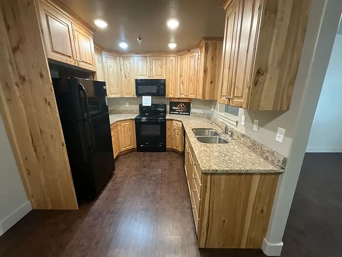 180 E 125 N #22 — Photo 7