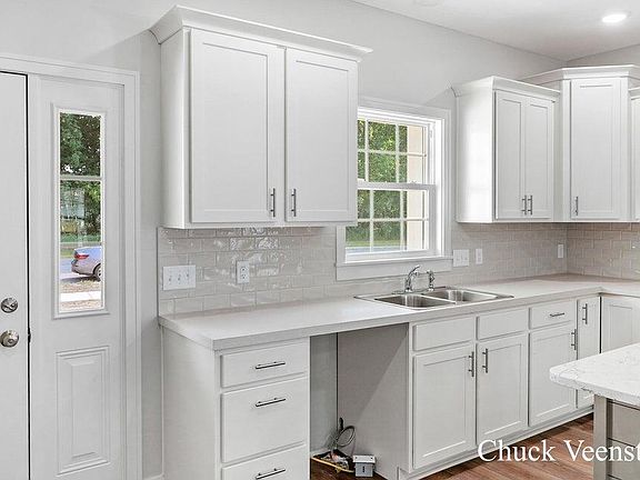 4th image of 639 W Woodlawn Ave