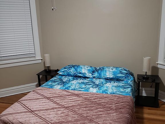 3rd image of 5418 N Sawyer Ave Floor 2