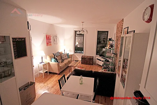 Rented by Metropolitan Realty | media 8