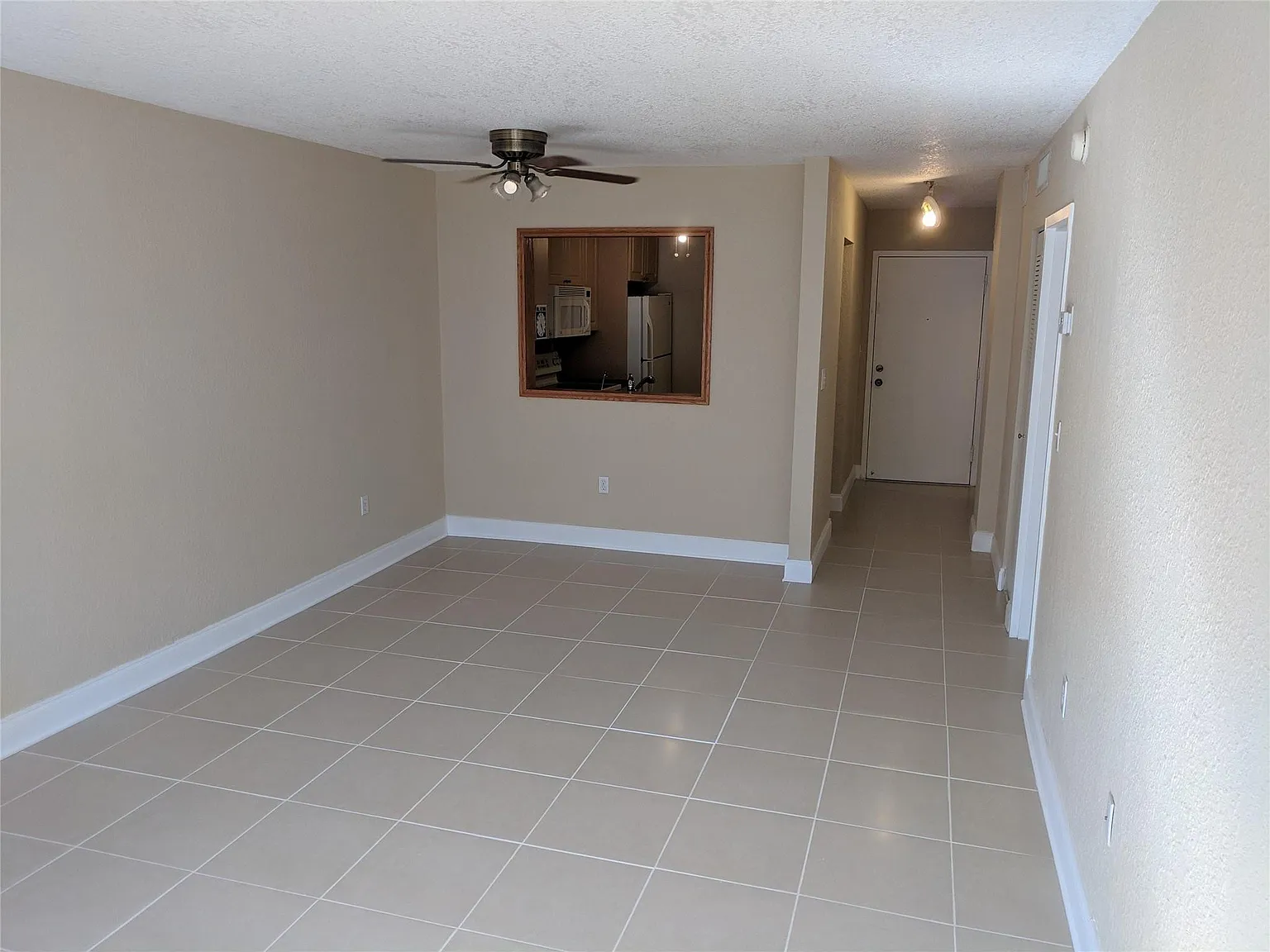 1 bed, 1.5 bath, 820 sqft, $1,650 — Photo 4