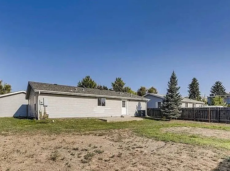 1269 Mobile St — Photo 16