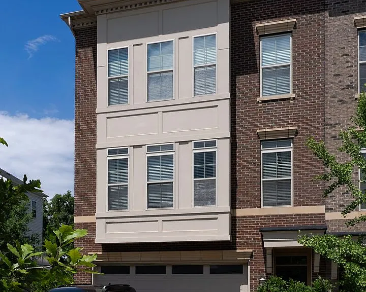 10225 Hilltop Ascent Dr — Photo 2