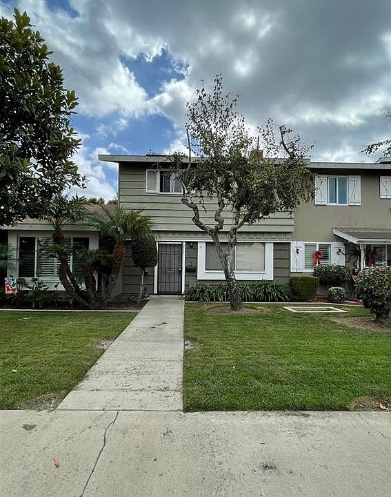 1st image of 9572 Cornwall Dr