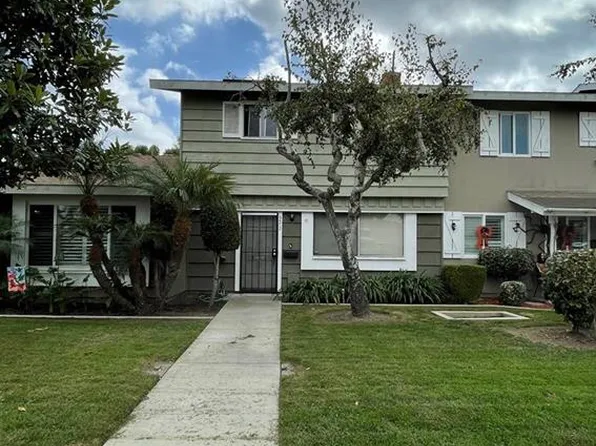 9572 Cornwall Dr, Huntington Beach, CA 92646