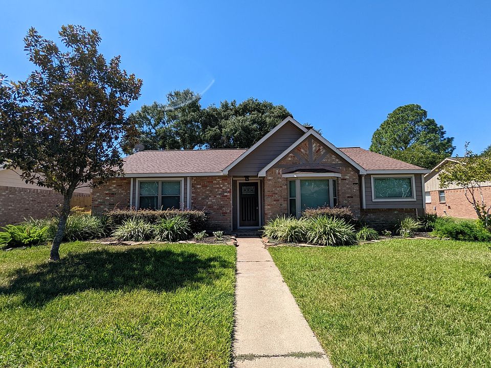 1st image of 15626 Boulder Oaks Dr