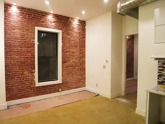 Rented by Blue Egg Realty Corp | media 34