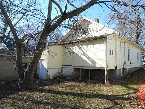 4th image of 109 S Willow Ave