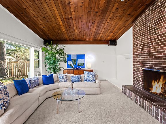 4th image of 9337 Lincolnwood Dr