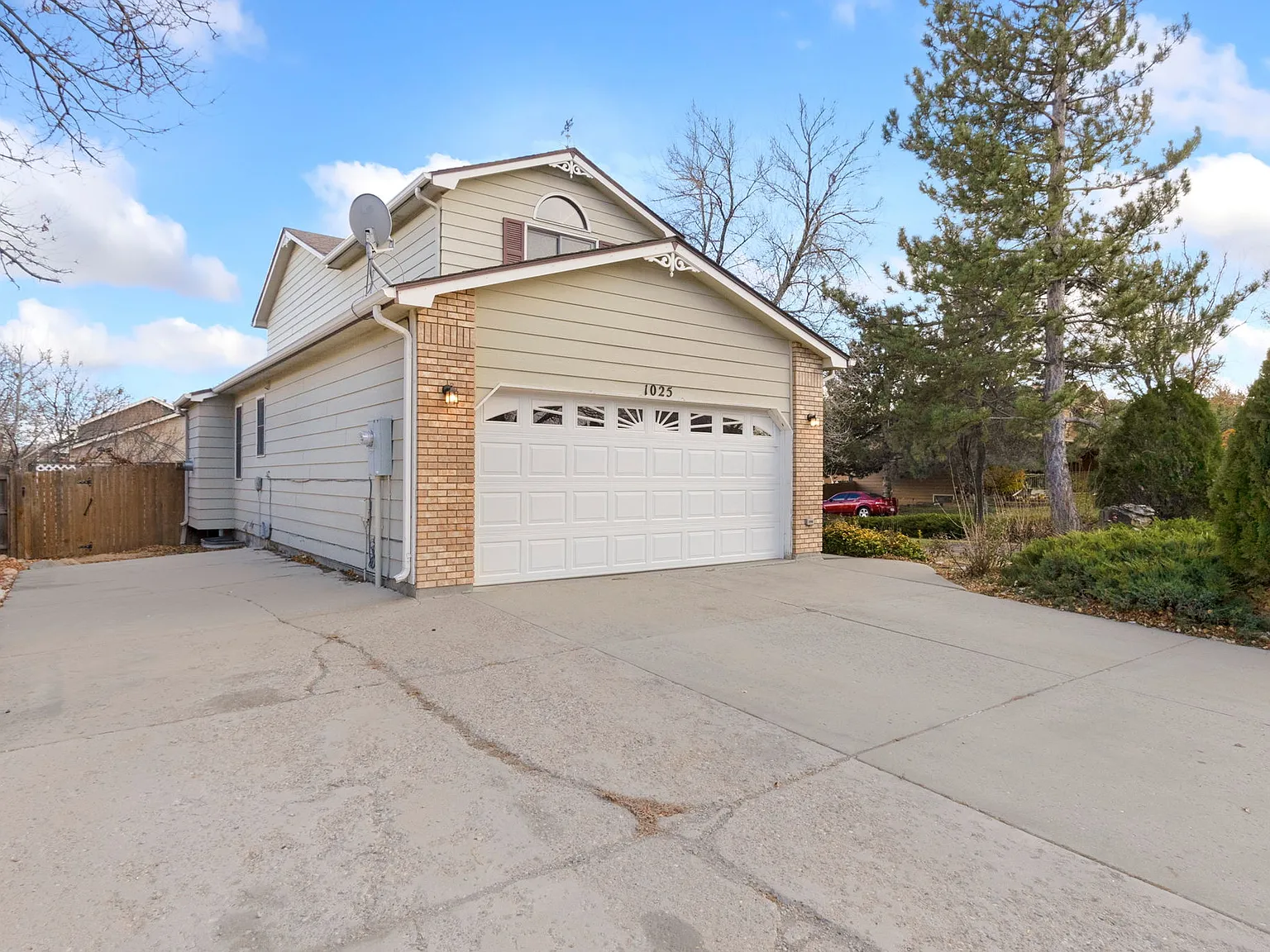 1025 Centennial Dr — Photo 3
