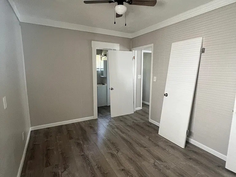 2081 W 103rd St #1 — Photo 18