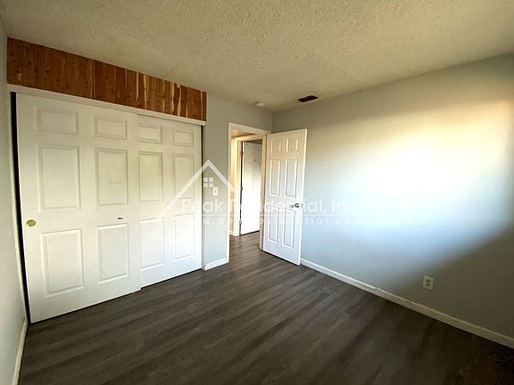 5th image of 3426 Viking St