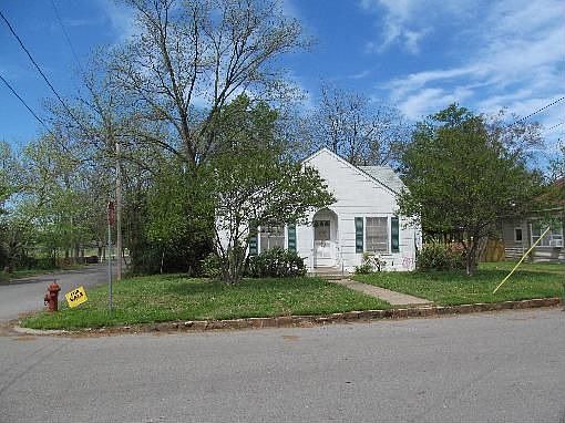 2nd image of 312 W Elm St