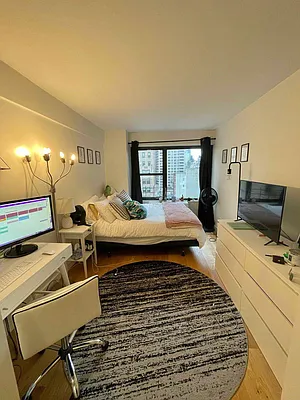 Rented by Olympia House Delaware LP | media 17