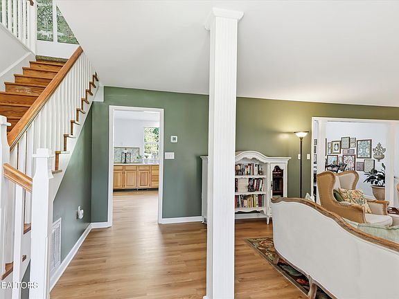 5th image of 236 Jeseph Ct