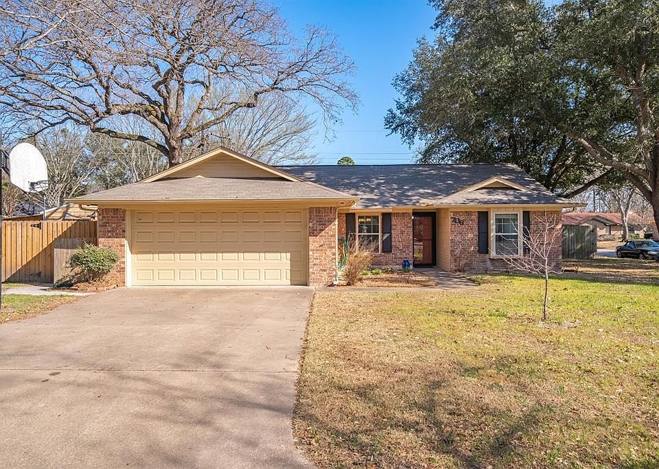 1st image of 706 Southwood Dr