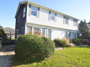 647 Middle Rd, Portsmouth, RI 02871