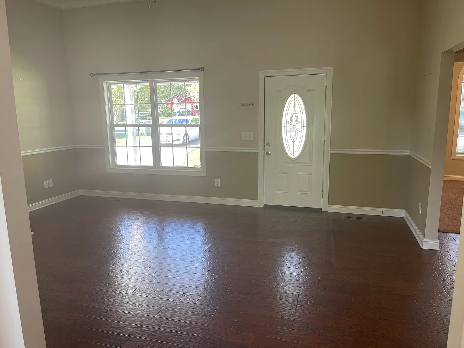 3 bed, 1328 sqft, $1,995 — Photo 3