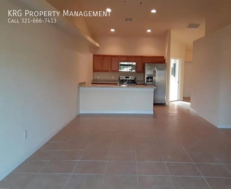 Modern 3BR/2BA Duplex in a Prime Cape Coral Location with a Fenced Backyard! — Photo 2