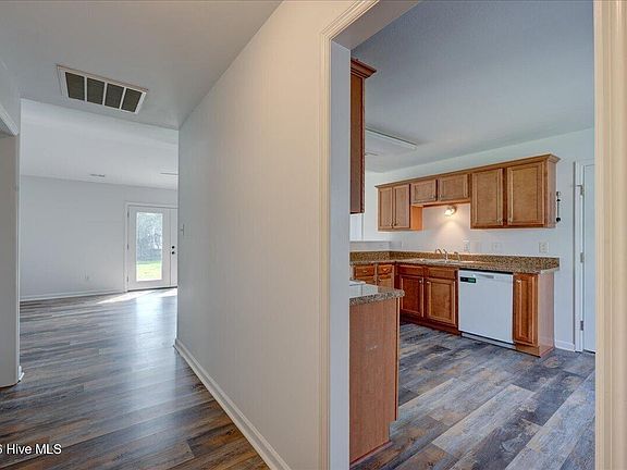 3rd image of 177 Crooked Run Drive