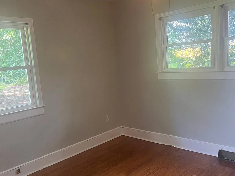 912 Hebron Rd — Photo 7