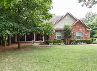 838 N Shrewsbury Ln, Fayetteville, AR 72701