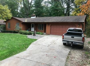 2551 Hazelwood Ln, Green Bay, WI 54304