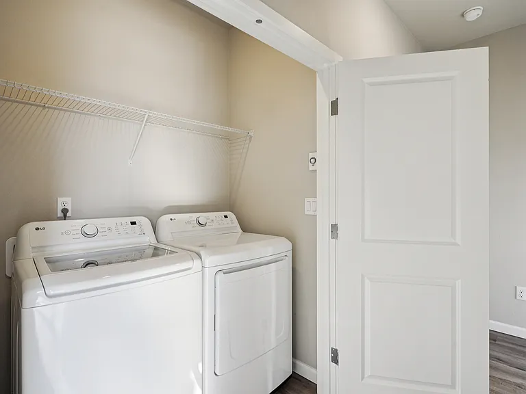 Tahoma Terrace Apartments — Photo 45