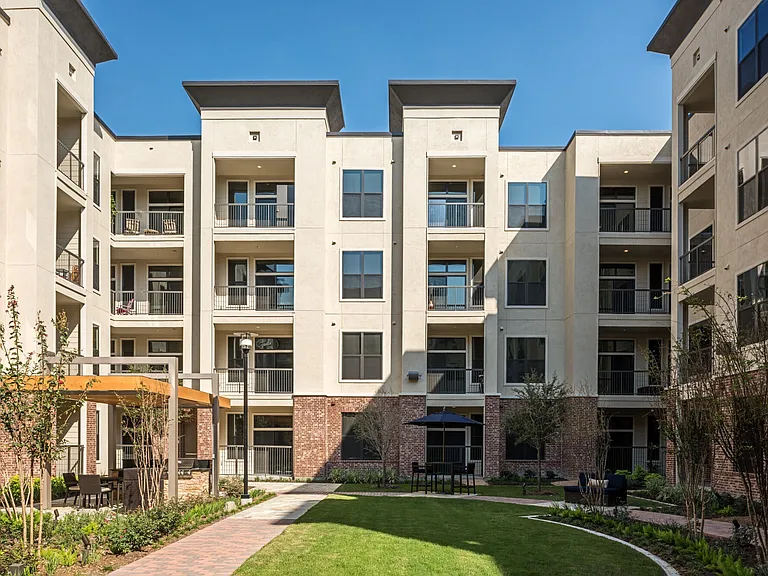 2626 Fountain View — Photo 1
