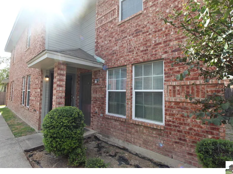 402 Bowden Ave #B — Photo 2