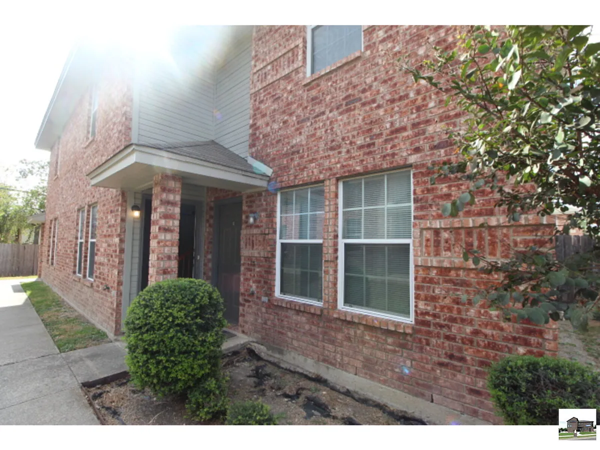 Building Photo - 402 Bowden Ave #B