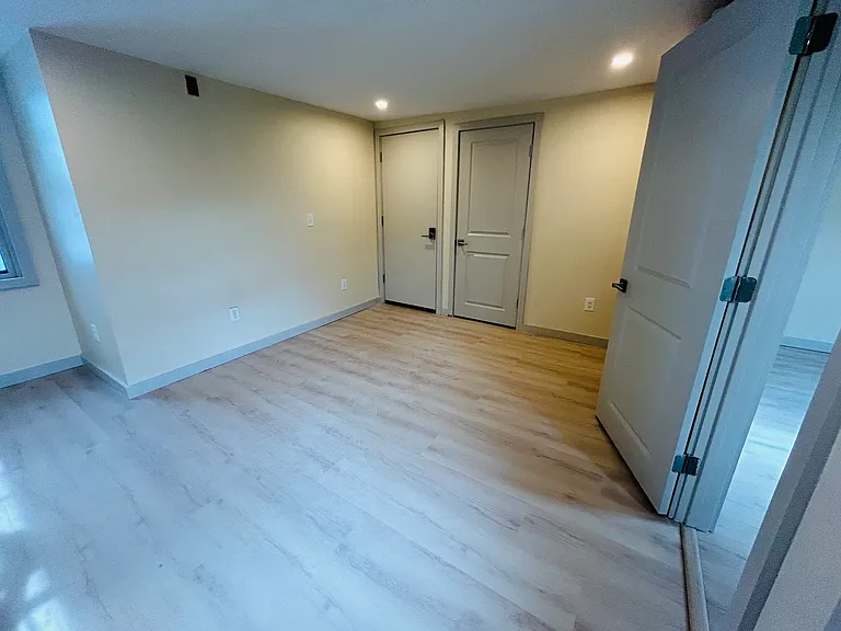 50 King St #3 — Photo 16