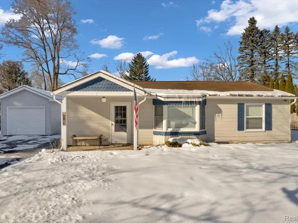 6187 Havelock Dr, Clarkston, MI 48346