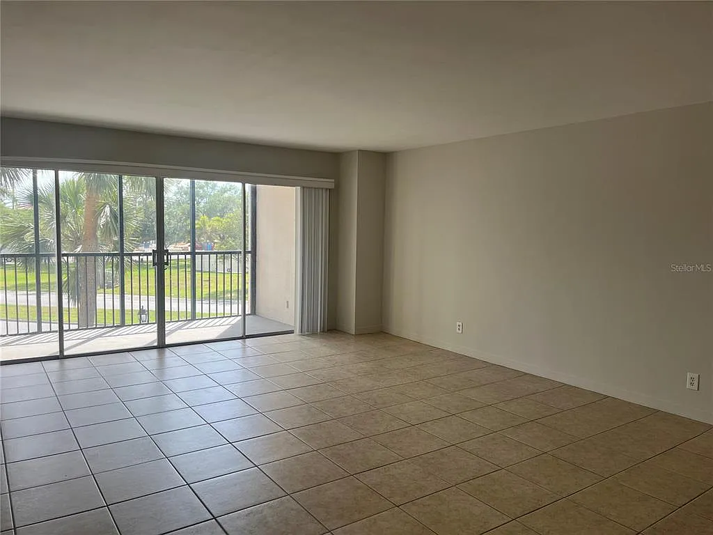 Building Photo - 10355 Paradise Blvd #113