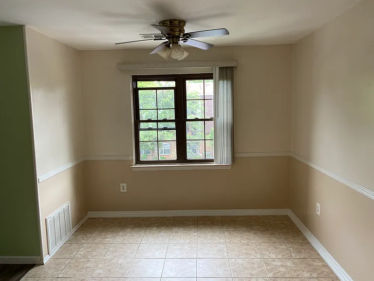 410 Green Hollow Dr — Photo 17