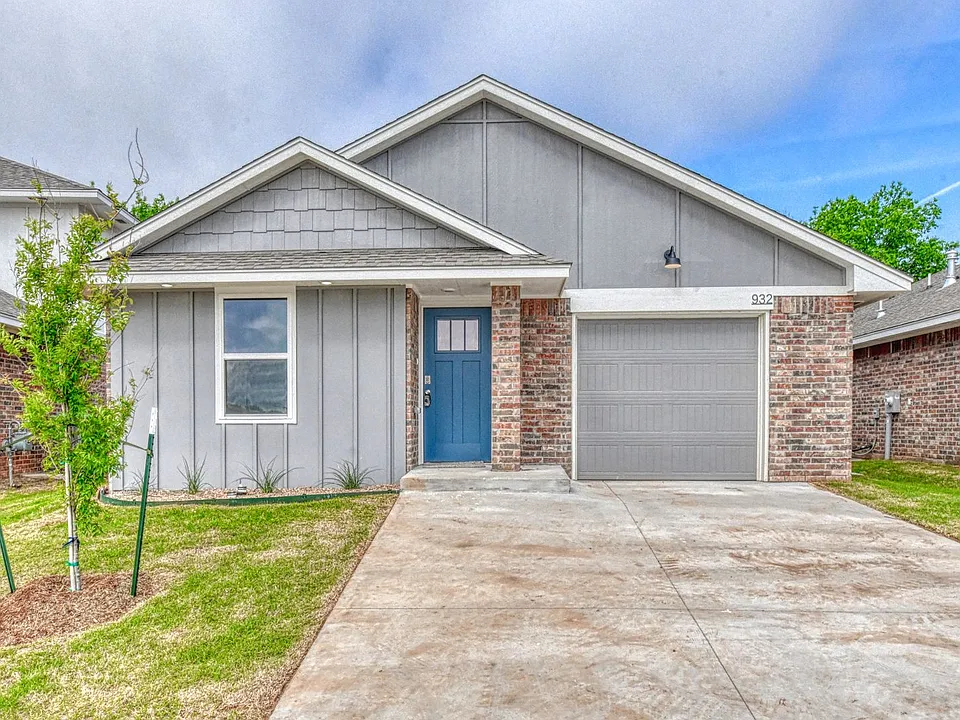 932 Varenna Ct