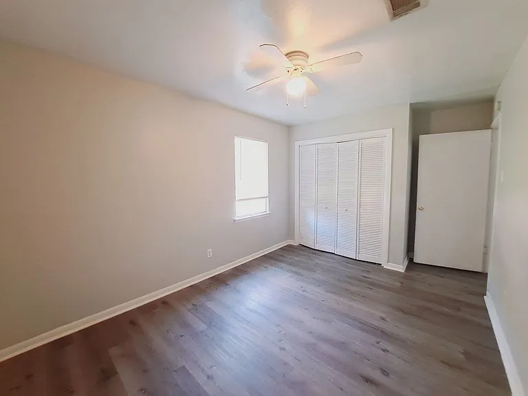 3831 Castle Hills Dr — Photo 8