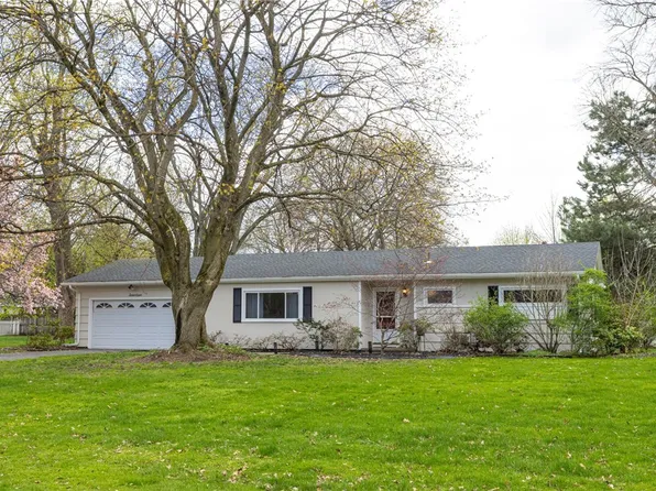 17 Butternut Dr, Pittsford, NY 14534