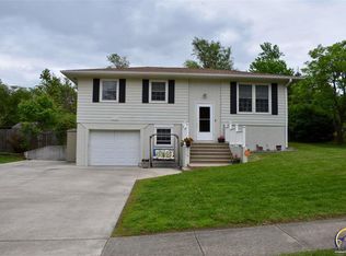 3118 SW Prairie Rd, Topeka, KS 66614