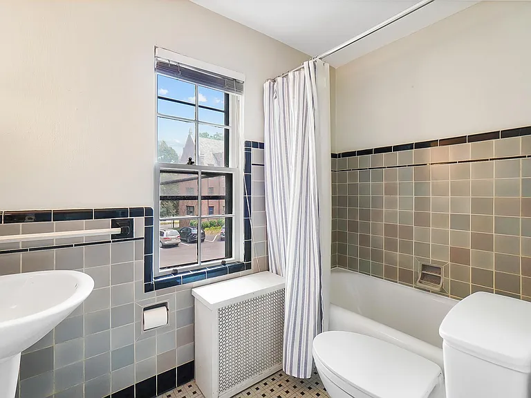 1211 Far Hills Ave #211 — Photo 16