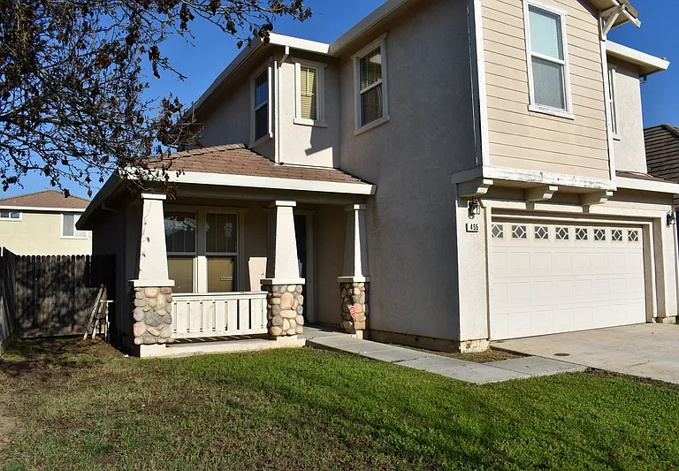 455 Beckman Way — Photo 3